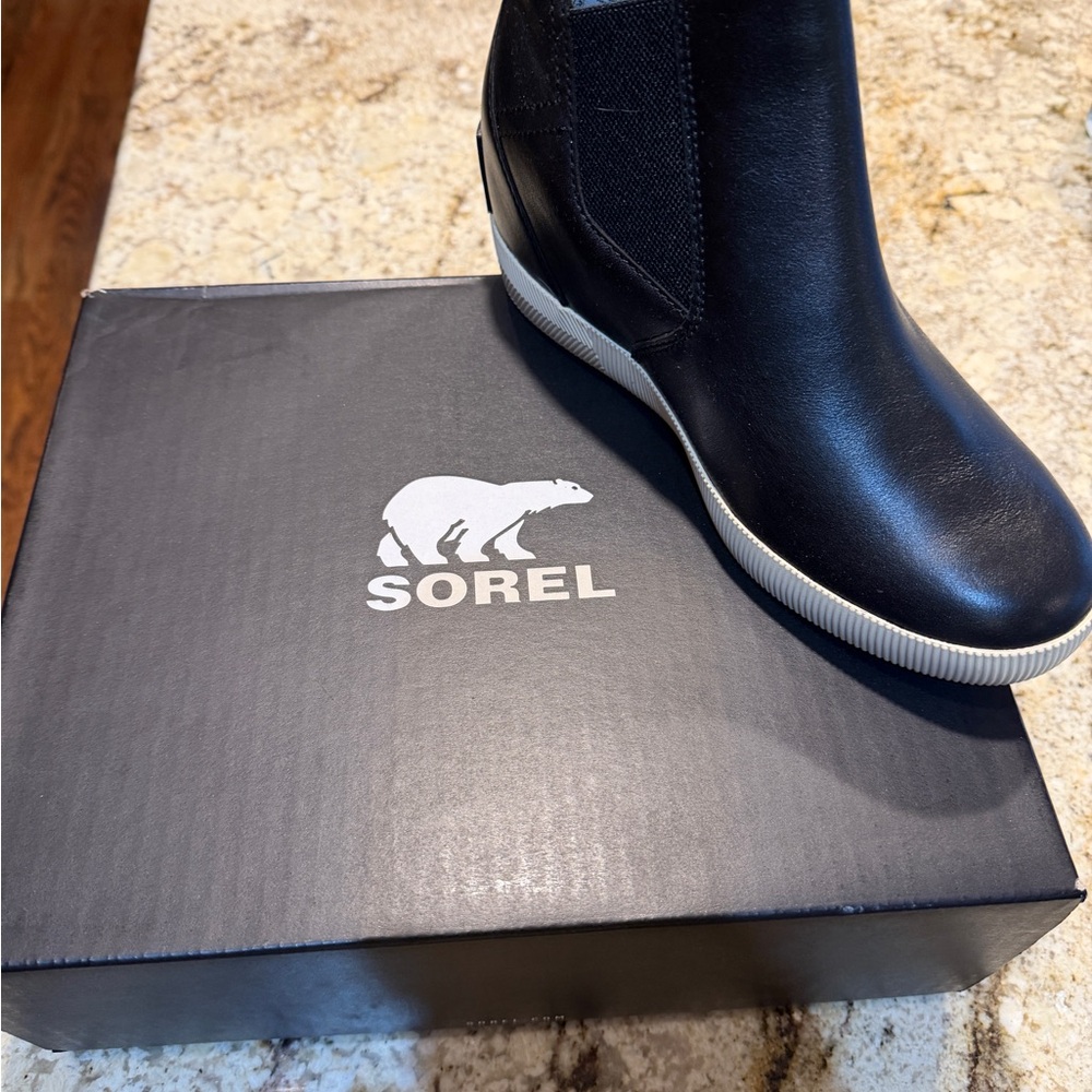 Sorel Black Leather Slip-On Sneakers - Picture 3 of 6
